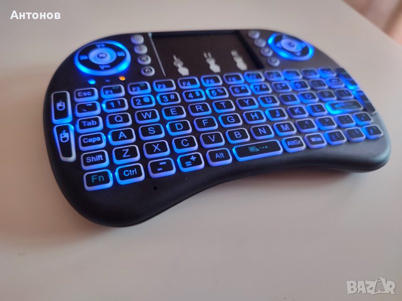 Безжична мини клавиатура СВЕТЕЩА, снимка 1