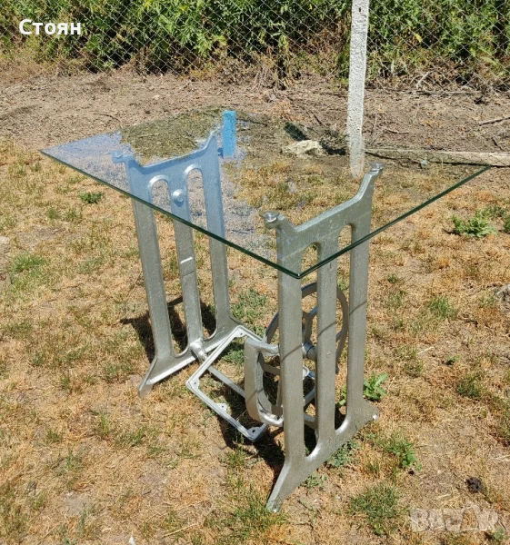 Стъклена маса от крачна шевна машина, снимка 1