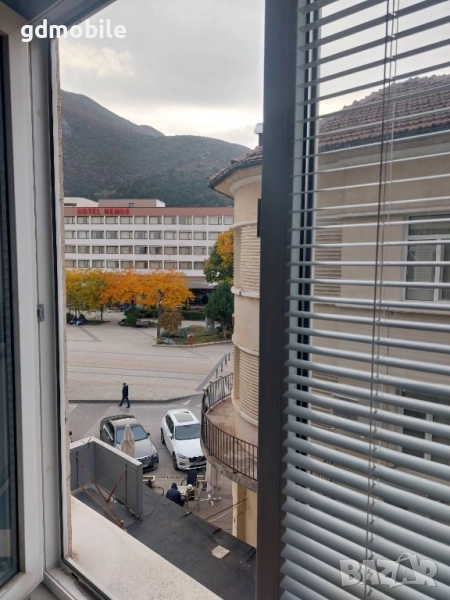 Стая под наем за нощувки – Враца, пл.Ботев, снимка 1