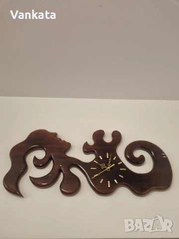 Стенен Часовник 