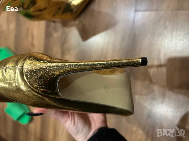 Боти в златно, снимка 3 - Дамски боти - 48706653