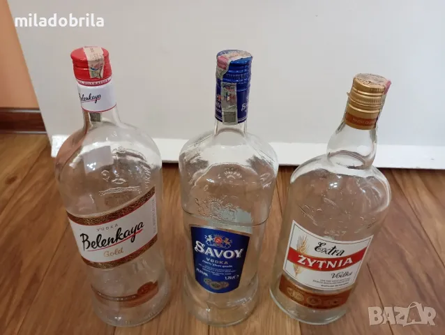 Стъклени бутилки, снимка 3 - Буркани, бутилки и капачки - 37339958