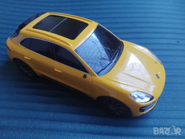 Porsche Macan Turbo - оригинална играчка кола