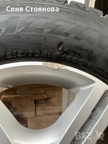 4 бр. зимни гуми Bridgestone 215/70R16 с джанти, цена 400 лв., снимка 5 - Гуми и джанти - 48346852