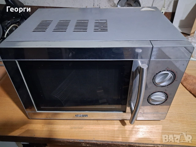 Микровълнова печка с грил фурна