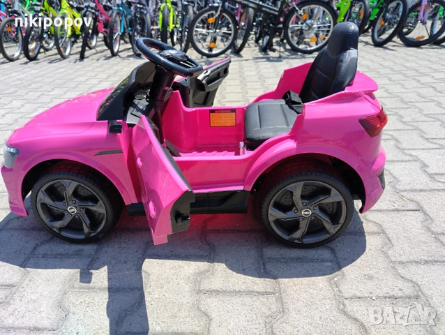 AUDI Акумулаторен джип Audi SQ8 e-tron мет. розов, снимка 4 - Детски велосипеди, триколки и коли - 53569231