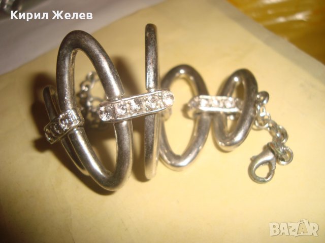 ПОСРЕБРЕНА СТИЛНА ГРИВНА с ЦИРКОНИ 24815, снимка 2 - Гривни - 34485578