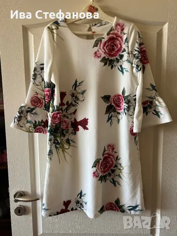 Нова бяла ежедневна елегантна красива къса рокля разцъфнали розови рози Only 
