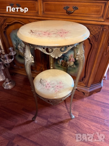 Старинна масичка на две нива от месинг и оникс. , снимка 7 - Антикварни и старинни предмети - 51768506