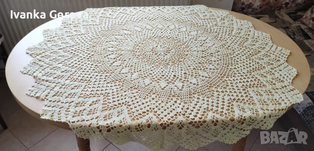 Елегантна много нежна покривка за холова масичка