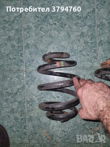 Пружини задни за Фолксваген Транспортер Т4, снимка 3 - Части - 41648683