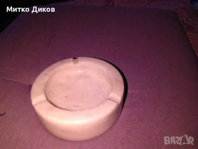 Мраморен пепелник от соца фи 120 мм и Н-39мм -900гр. и свещник- фи 60мм  Н-45мм-400гр Минералимпекс, снимка 2 - Декорация за дома - 52456405