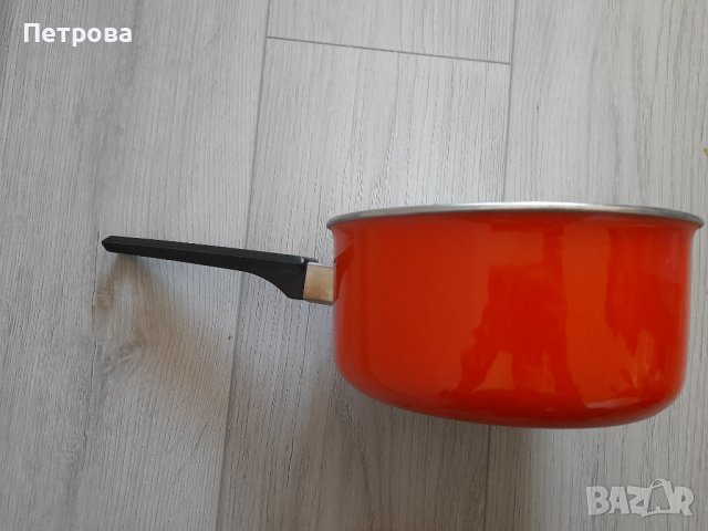 Емайлиран съд с дръжка, снимка 1