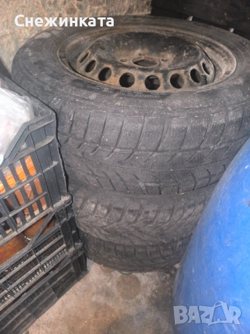 Зимни гуми с джанти Semperit, снимка 2 - Гуми и джанти - 52673487