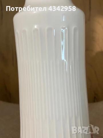 Hutschenreuther . Порцеланова ваза. 1960 г., снимка 2 - Антикварни и старинни предмети - 50607517