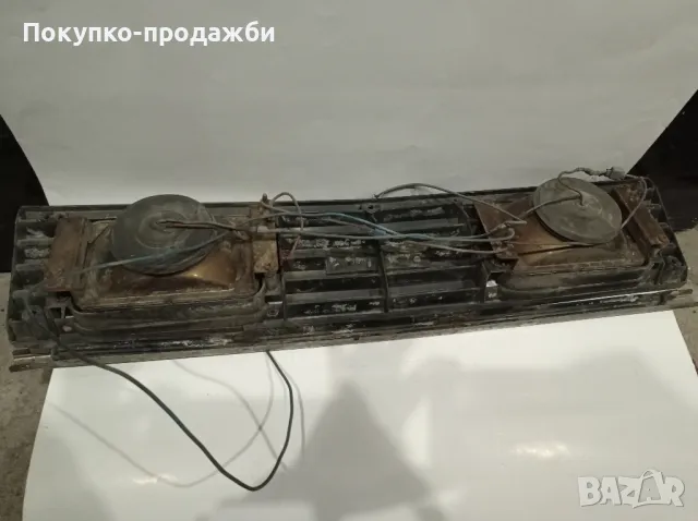 Mazda 323 BD 1980 1981 1982 HELLA Двойна решетка на фаровете Дълги светлини, снимка 3 - Части - 48158884
