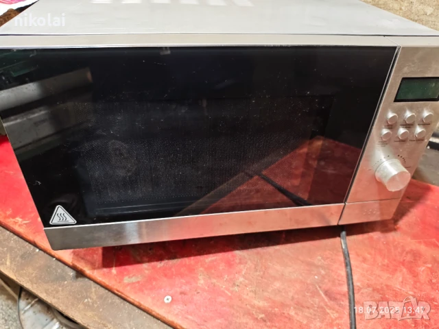 Нова микровълнова фурна, неръждаема, работеща