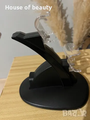 Зарядно за джойстици PS4, снимка 2 - Аксесоари - 48773426