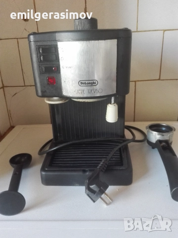 Кафемашина Delonghi treviso и лъжици за кафе. 
