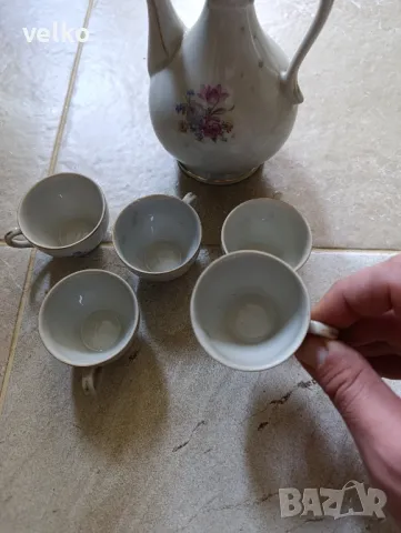 Малък порцеланов позлатен сервиз, снимка 6 - Сервизи - 50141586