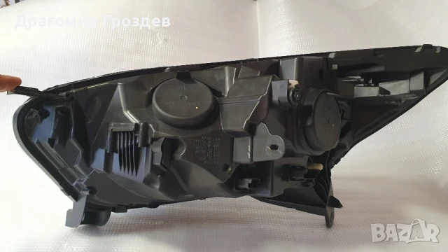 Оригинален, оборудван десен фар (черна версия) за Renault Captur I / Рено Каптюр (2013-2017), снимка 13 - Части - 51131328