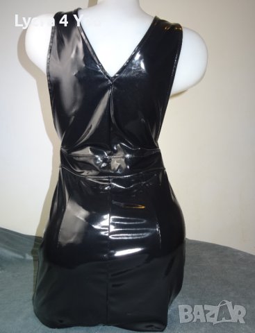 S/M Divided by H&M черна лачена/винил рокля с дълбоко деколте и цип отпред, снимка 7 - Рокли - 42588968