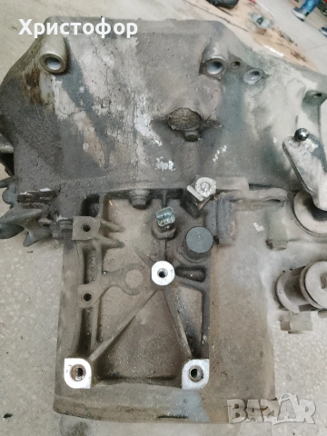 продавам скоростна кутия за peugeot 207