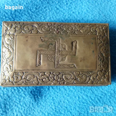 Свастика, кутия, Тибет. 19-ти век.