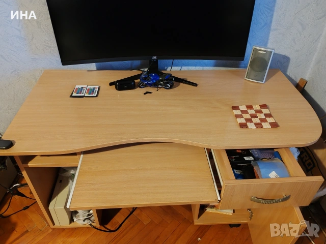 Компютърно/ученическо бюро, снимка 3 - Бюра - 53462555