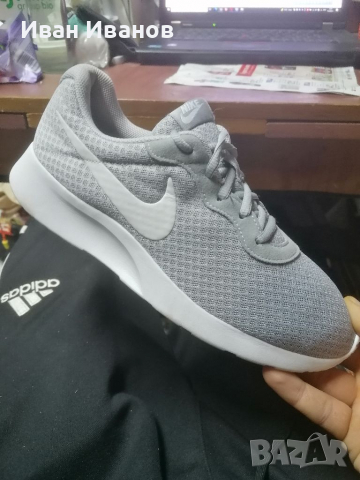 оригинални маратонки Nike Tanjun  номер 41,5-42, снимка 9 - Маратонки - 36370965