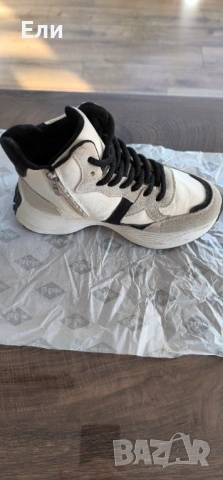 Дамски маратонки Adidas, снимка 6 - Маратонки - 53772138