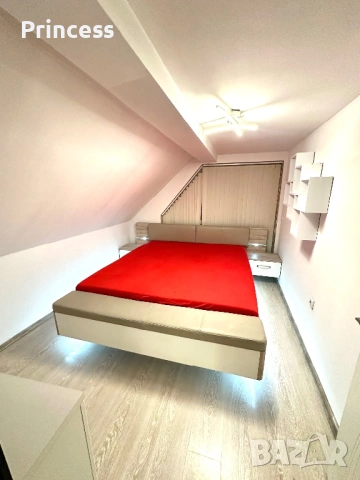 Тристаен апартамент Колхозен пазар