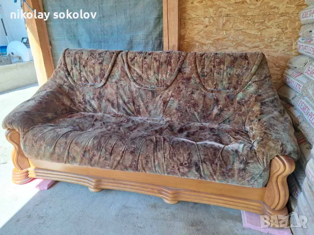 Масив диван два фотьойла и две табуретки, снимка 2 - Дивани и мека мебел - 49974117