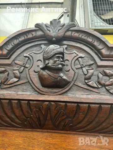 Викториански бюфет от дъб с шкаф, дърворезба и огледало, снимка 5 - Секции и витрини - 47661398