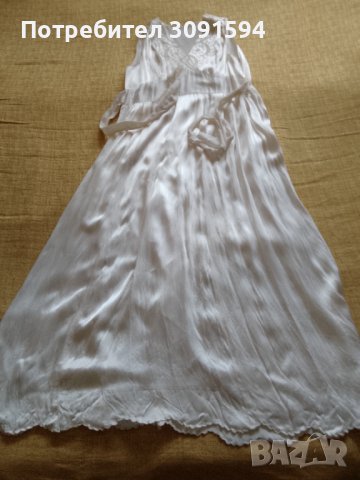 19 век Дамска нощница бродирана  бял копринен сътен, снимка 3 - Антикварни и старинни предмети - 41703315