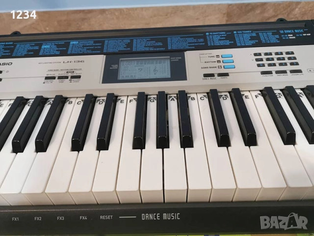 КАТО НОВ синтезатор клавир CASIO LK-136 пиано с плътни светещи клавиши 5 октави, снимка 4 - Синтезатори - 52049716
