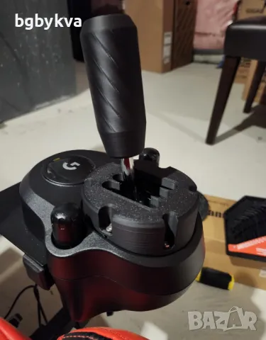Logitech Shifter скоростен лост и конзола за ръчни скорости, снимка 2 - Джойстици и геймпадове - 48563397