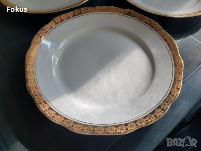 Български порцелан Китка Нови Пазар чинии 6 бр позлата, снимка 2 - Антикварни и старинни предмети - 53295040