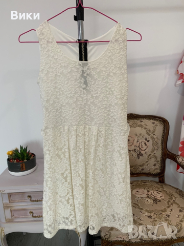 Бяла рокля в размер XS, снимка 4 - Рокли - 44635055