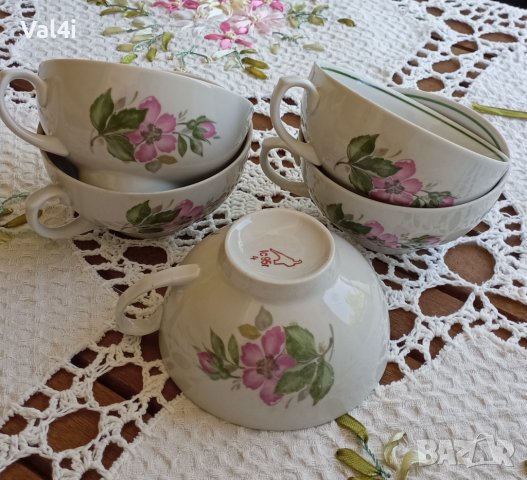 Руски стари чашки за чай на Дулево