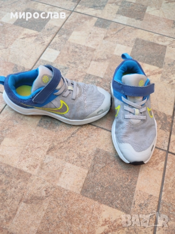 Детски маратонки найк номер 29.5, снимка 3 - Детски маратонки - 51641216