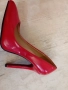 Червени обувки на ток, снимка 2