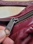 Малка чанта в бордо с регулираща дръжка, снимка 13