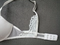 70B Triumph бял луксозен дантелен сутиен, снимка 13