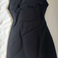 Черна мини рокля, снимка 1 - Рокли - 44794234