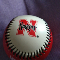 Huskers Nebraska baseball ball бейзболна топка отлична маркова, снимка 2 - Други спортове - 44809802
