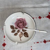 Порцеланов пепелник с роза, снимка 7 - Антикварни и старинни предмети - 41062981