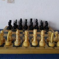 Шахове изцяло от дърво от 70-80те години., снимка 2 - Шах и табла - 40060162