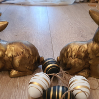  Порцеланови Великденски зайци, ръчно рисувани., снимка 5 - Статуетки - 36359420