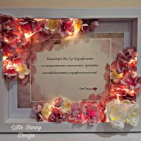 Декорирана дървена рамка с цветя и скрито осветление - благодарност към лекар , снимка 5 - Подаръци за жени - 42251385